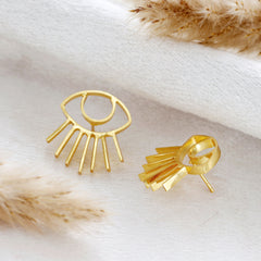 Eye Lash Gold Stud Earring