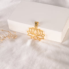 Neeraja Gold Pendant