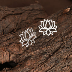 Neeraja Silver Stud Earring