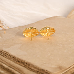 Knot Fluid Gold Stud Earring